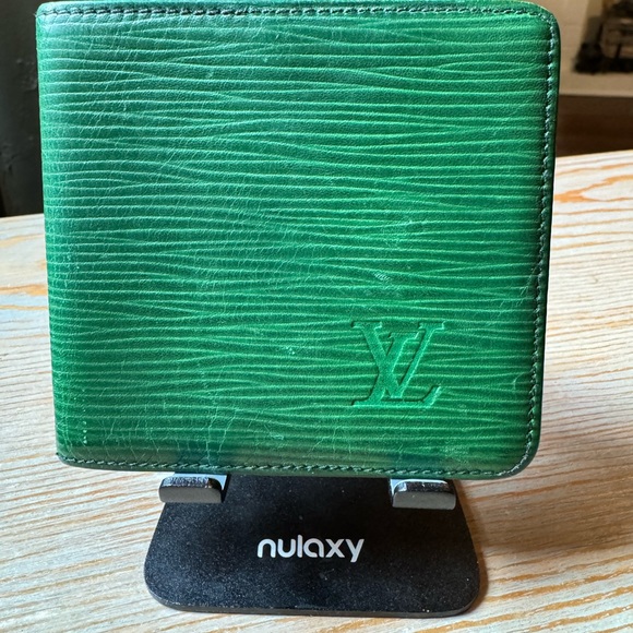 Louis Vuitton Epi Green Wallet - Picture 11 of 14